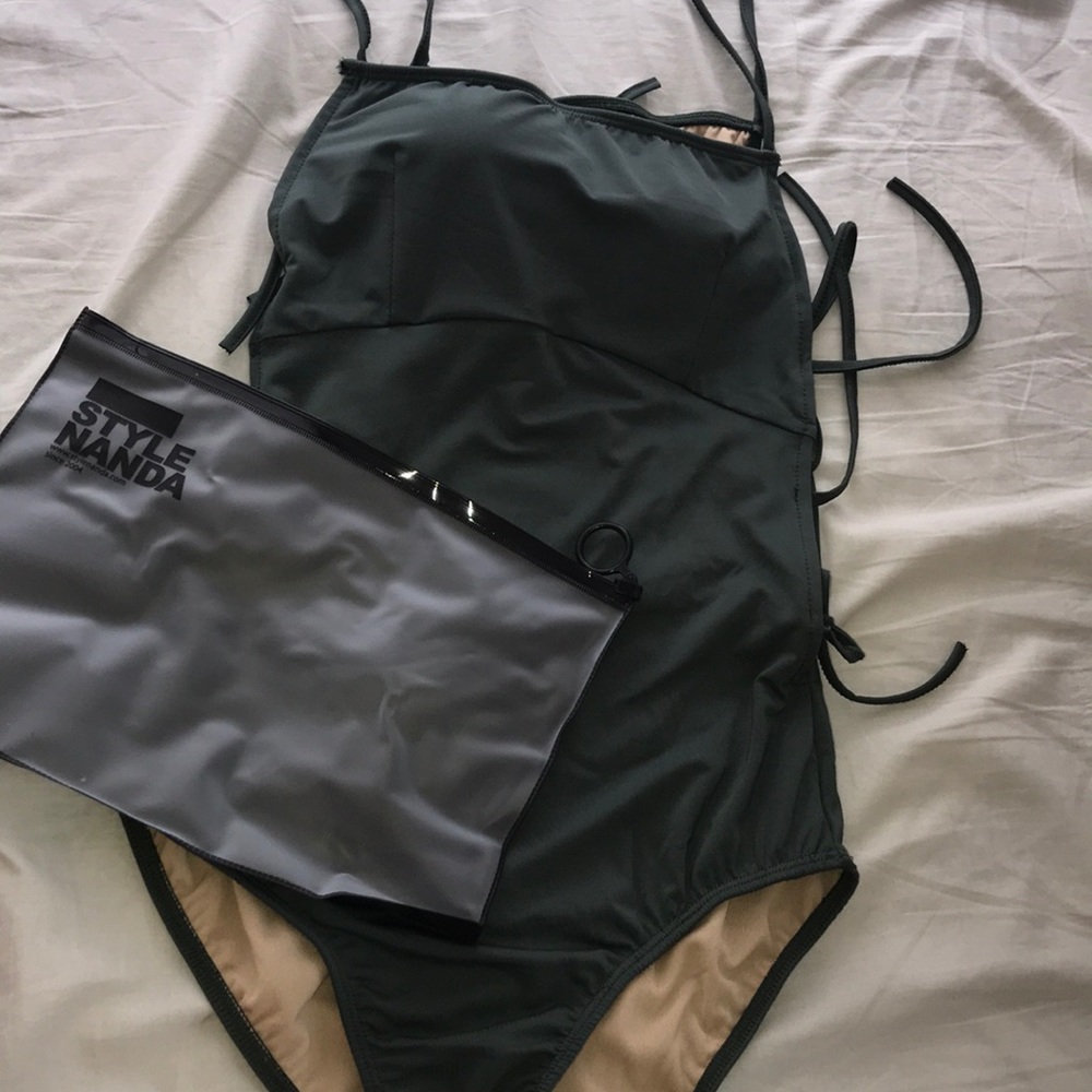STYLENANDA SIDE TIE ONE-PIECE SWIMSUIT